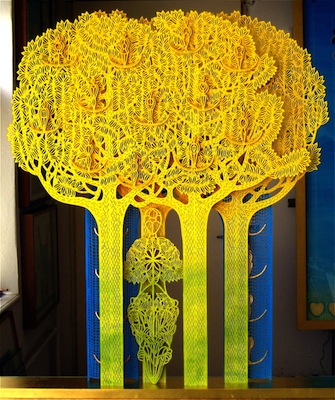 The lore of passage, year: 2013, size: 115x15x5cm (basis) 120x100x10cm (paper cut), material: paper sculptur (free standing), paper cut, water colours - gold on paper - wood - glue, photographer: private